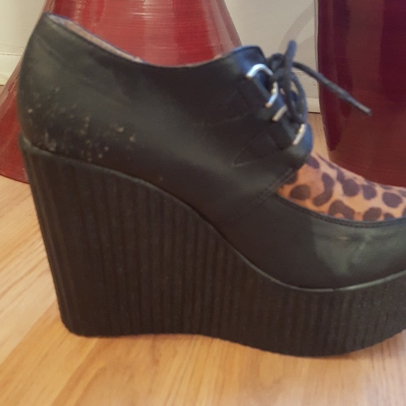 Refresh wedge shoe black with animal print. - Picture 5 of 8